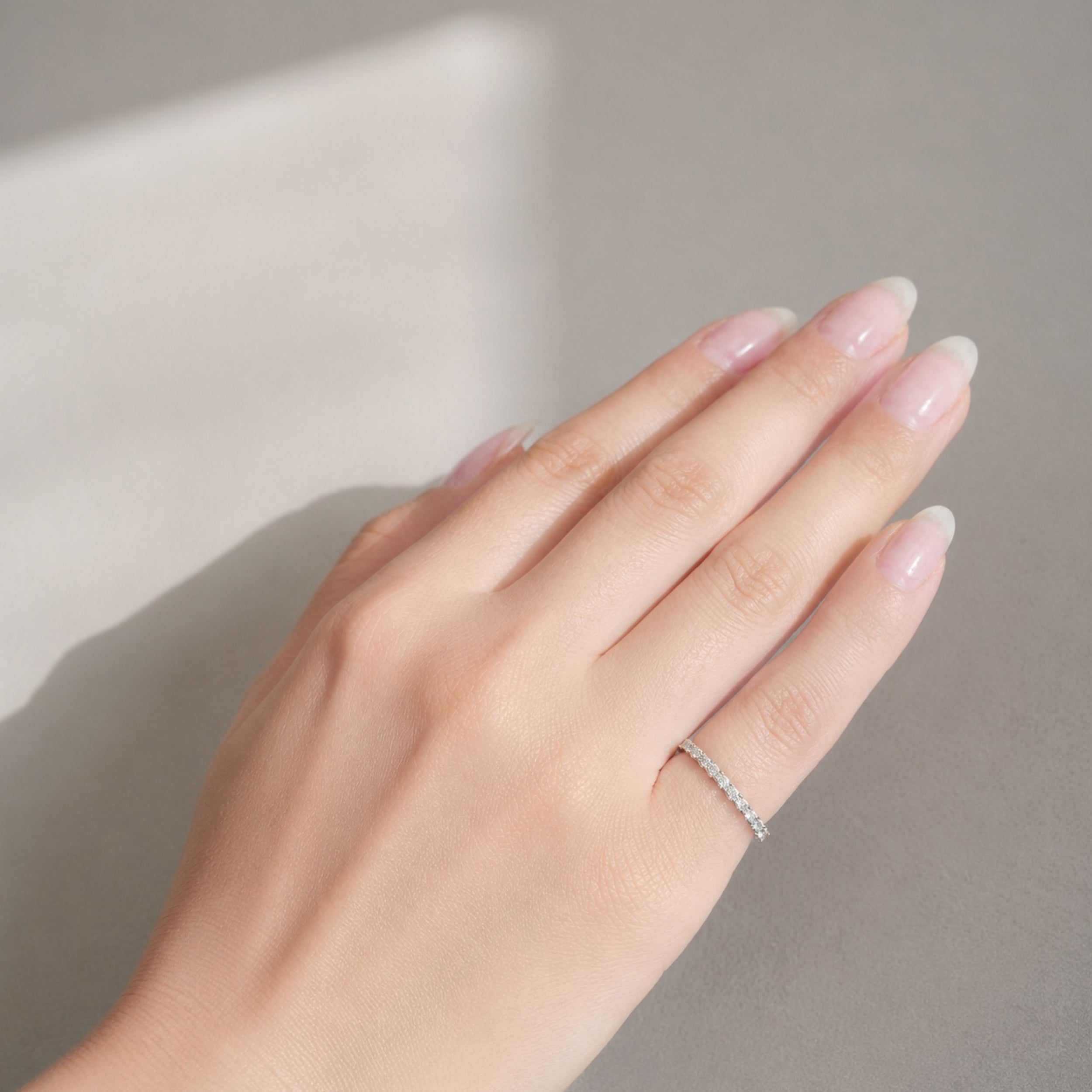 PINKYフルエタニティリング〖約0.6ct/ 0.03ct×約22石~24石 幅2㎜〗ラボグロウンダイヤモンド|プラチナ900 or 950 / K18イエローゴールド|Fカラー VS1アップ エクセレントカット|受注制作/約50日でお届け