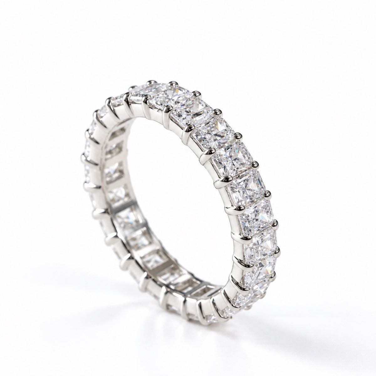 ラディアントカット フルエタニティリング〖約3.3ct 約0.15ct×24石 縦幅3.7mm リング幅4.5mm〗ラボグロウンダイヤモンド|プラチナPT900/PT950 / K18イエローゴールド|Fカラー VS1アップ|受注制作/約40〜60日でお届け