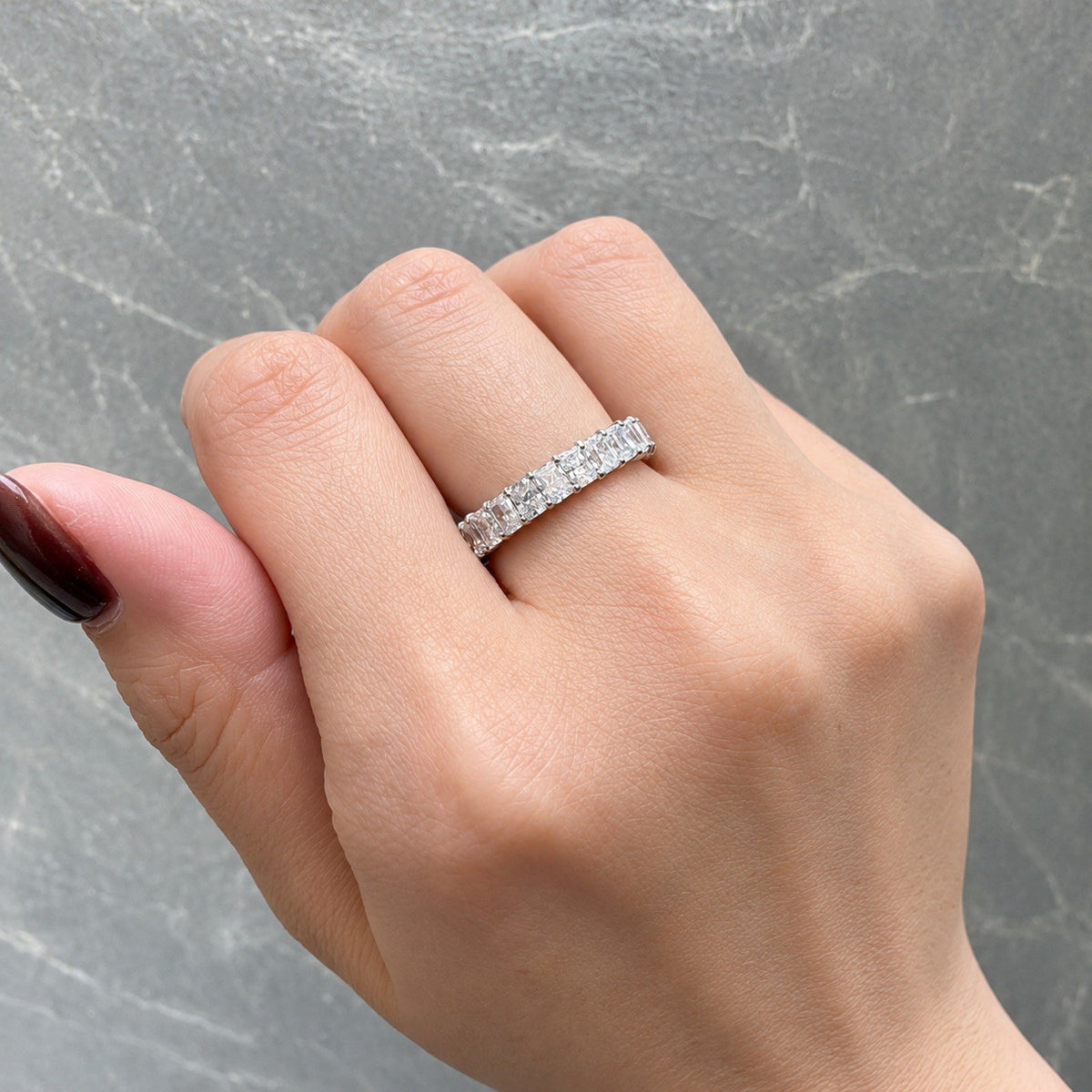 ラディアントカット フルエタニティリング〖約3.3ct 約0.15ct×24石 縦幅3.7mm リング幅4.5mm〗ラボグロウンダイヤモンド|プラチナPT900/PT950 / K18イエローゴールド|Fカラー VS1アップ|受注制作/約40〜60日でお届け