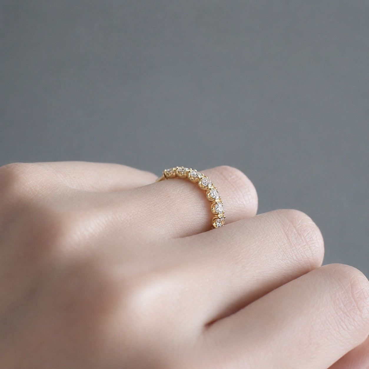 ハーフエタニティリング〖0.7ct/0.1ct×7石3mm 〗ラボグロウンダイヤモンド|プラチナPT900/PT950 / K18イエローゴールド|受注制作/約50日でお届け|NAYA-1002|RNR00149