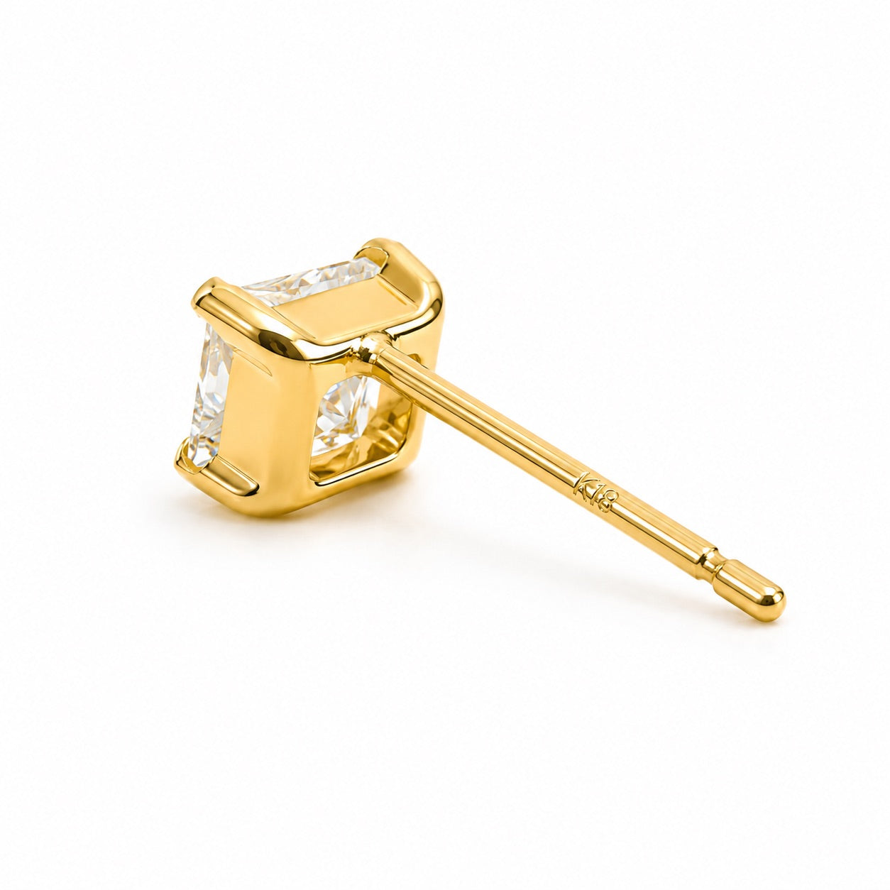プリンセスカット〖0.30ct×2 トータル0.6カラット / Fカラー VS1 〗ラボグロウンダイヤモンド スタッドピアス|プラチナ900 / K18イエローゴールド|4本爪|鑑定書無し|納期約50日|限定30セット