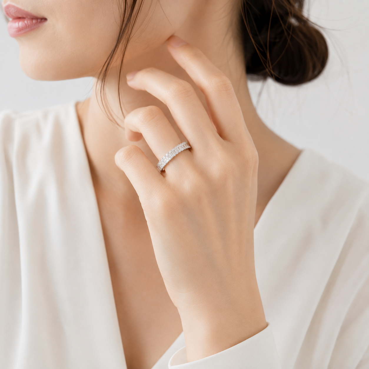 エメラルドカット フルエタニティリング〖3.8ct/0.17ct×24石 縦幅3.7㎜〗ラボグロウンダイヤモンド｜プラチナPT900/PT950｜Fカラー VS1アップ｜受注制作／約50日でお届け
