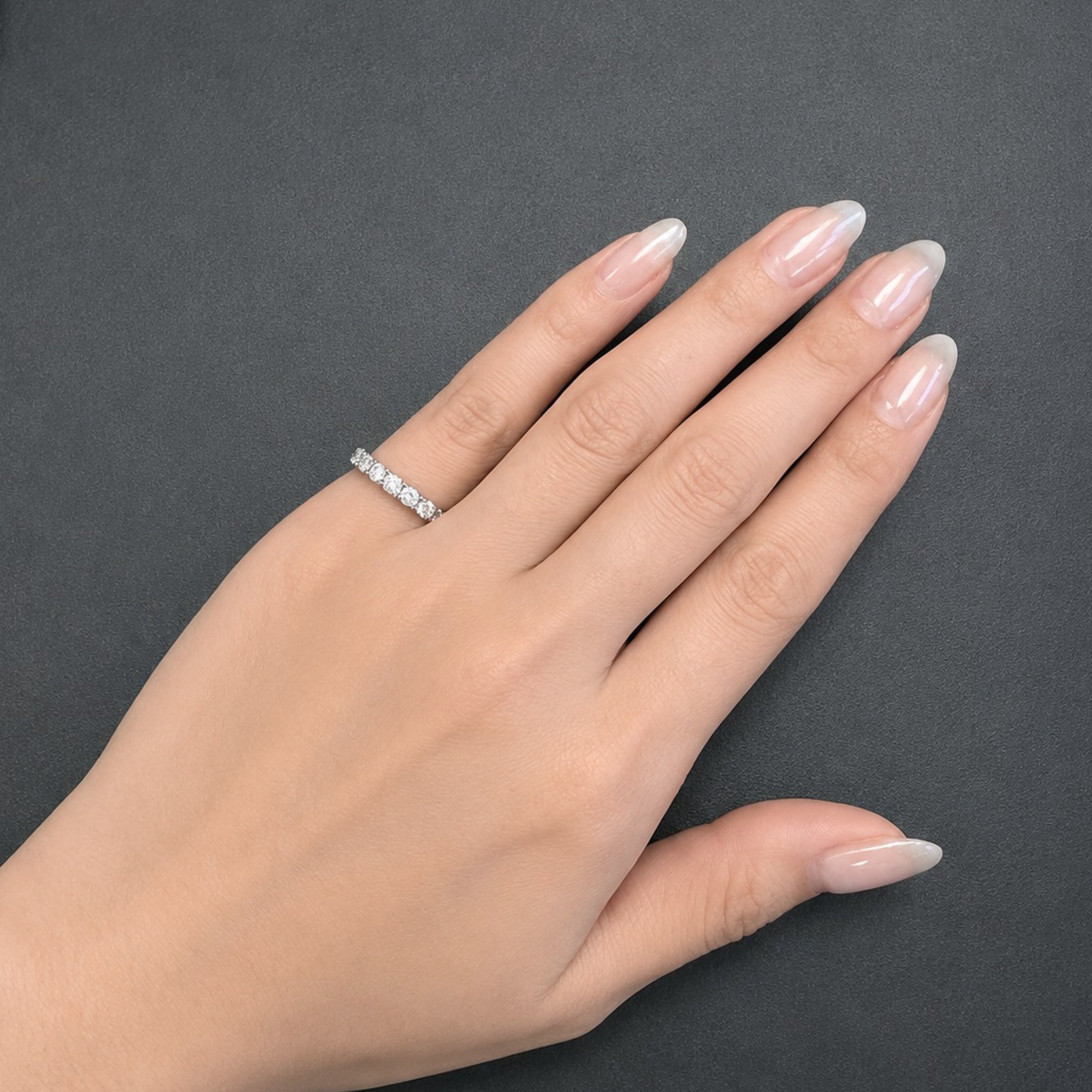 PINKYハーフエタニティリング〖0.7ct/0.１ct×7石 幅3mm〗ラボグロウンダイヤモンド｜プラチナPT900/PT950 / K18イエローゴールド｜受注制作／約50日でお届け｜NAYA-1002｜RNR00149