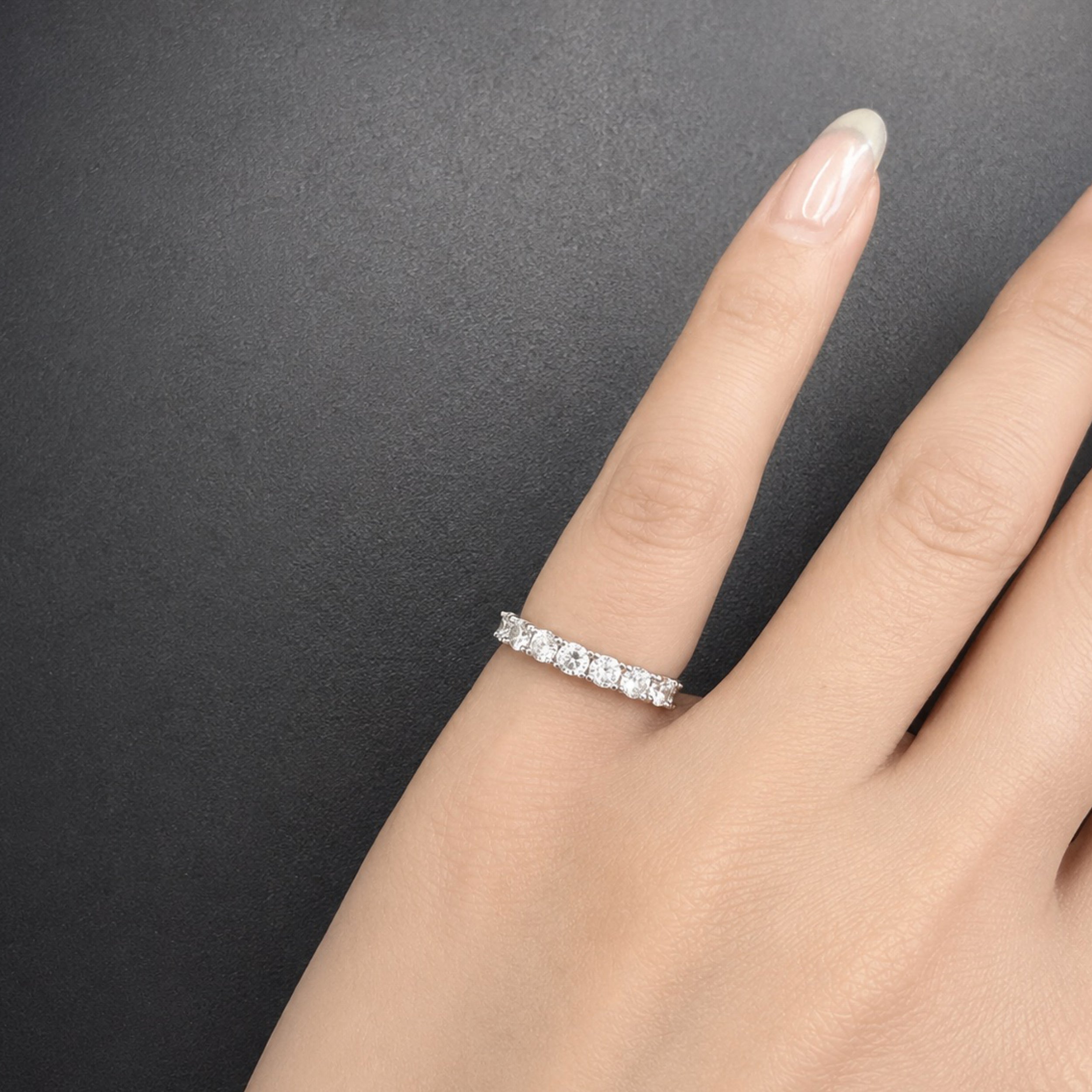 PINKYハーフエタニティリング〖0.7ct/0.１ct×7石 幅3mm〗ラボグロウンダイヤモンド｜プラチナPT900/PT950 / K18イエローゴールド｜受注制作／約50日でお届け｜NAYA-1002｜RNR00149