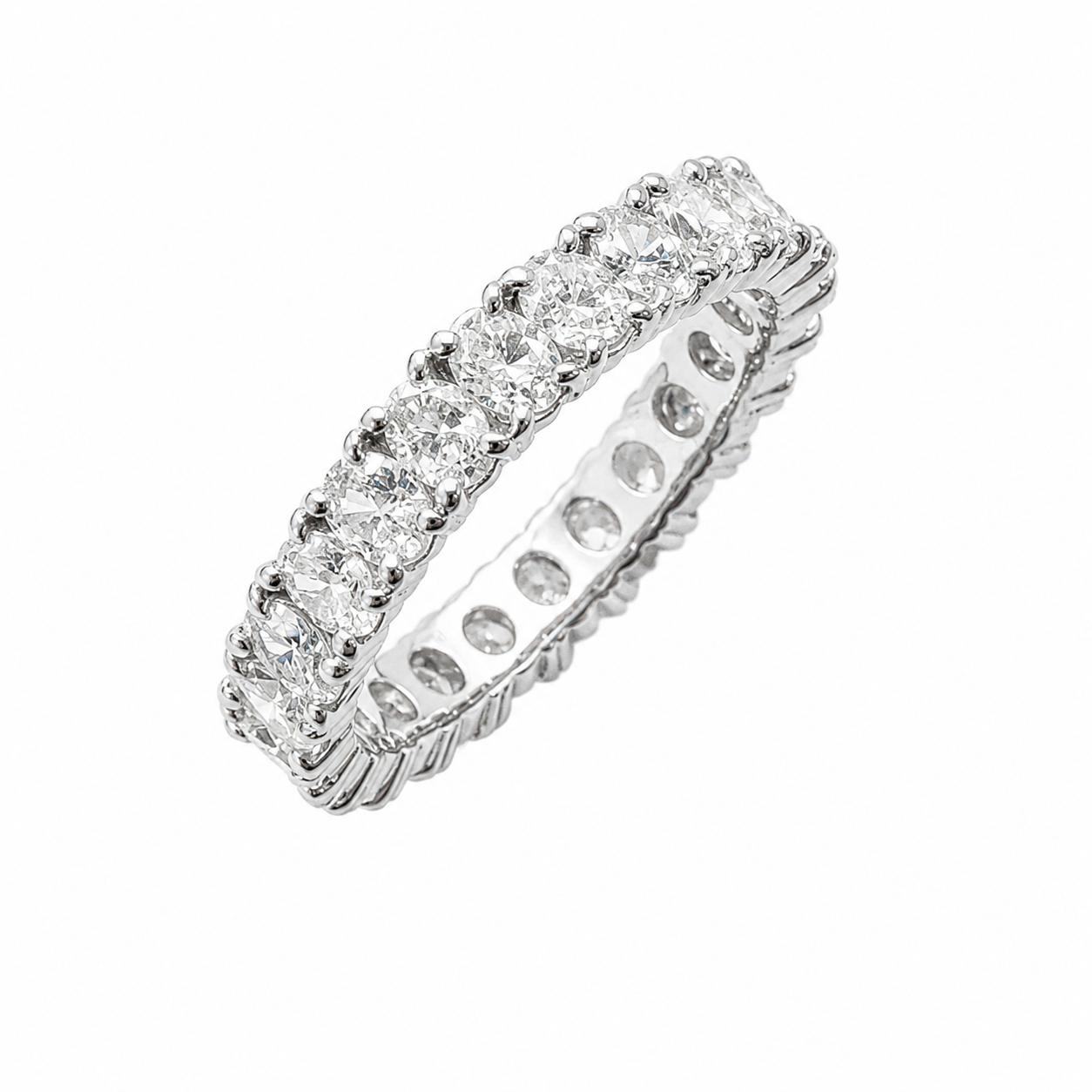 オーバルカット フルエタニティリング〖2.7ct/0.11ct 縦幅3.5㎜〗ラボグロウンダイヤモンド｜プラチナPT900/PT950 / K18イエローゴールド｜Fカラー VS1アップ｜受注制作／約50日でお届け
