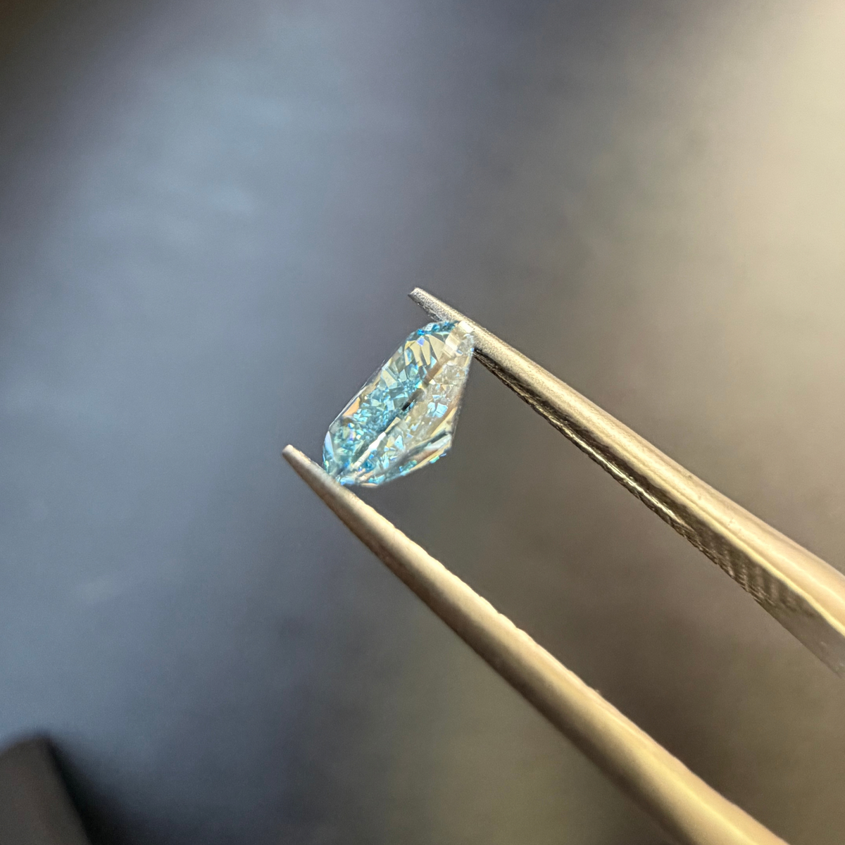 【NAYAオークション】ラボグロウンダイヤモンドルース 1.01ct Fancy Vivid Blue VVS2 スクエアクッション IGI鑑定書付