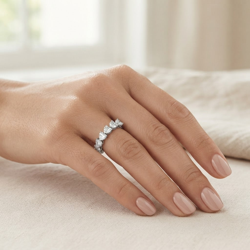 ハートシェイプ フルエタニティリング〖約3ct/0.2ct×16石 幅4.7mm〗ラボグロウンダイヤモンド｜プラチナPT900/PT950 / K18イエローゴールド｜Fカラー VS1アップ｜受注制作／約50日でお届け