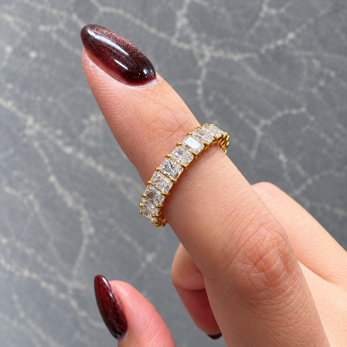 ラディアントカット フルエタニティリング〖約3.3ct 約0.15ct×24石  縦幅3.7mm リング幅4.5mm〗ラボグロウンダイヤモンド｜プラチナPT900/PT950 / K18イエローゴールド｜Fカラー VS1アップ｜受注制作／約40〜60日でお届け