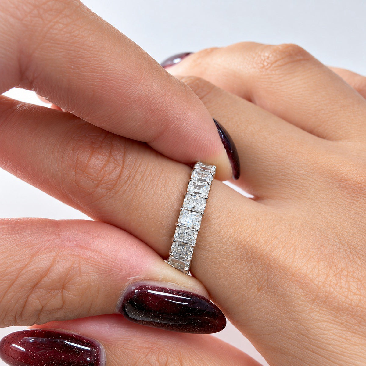 ラディアントカット フルエタニティリング〖約3.3ct 約0.15ct×24石  縦幅3.7mm リング幅4.5mm〗ラボグロウンダイヤモンド｜プラチナPT900/PT950 / K18イエローゴールド｜Fカラー VS1アップ｜受注制作／約40〜60日でお届け
