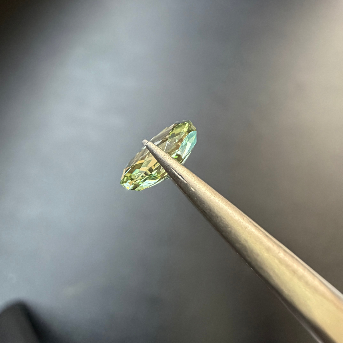 【NAYAオークション】ラボグロウンダイヤモンドルース 1.02ct Fancy Vivid Green VS1 オーバル IGI鑑定書付
