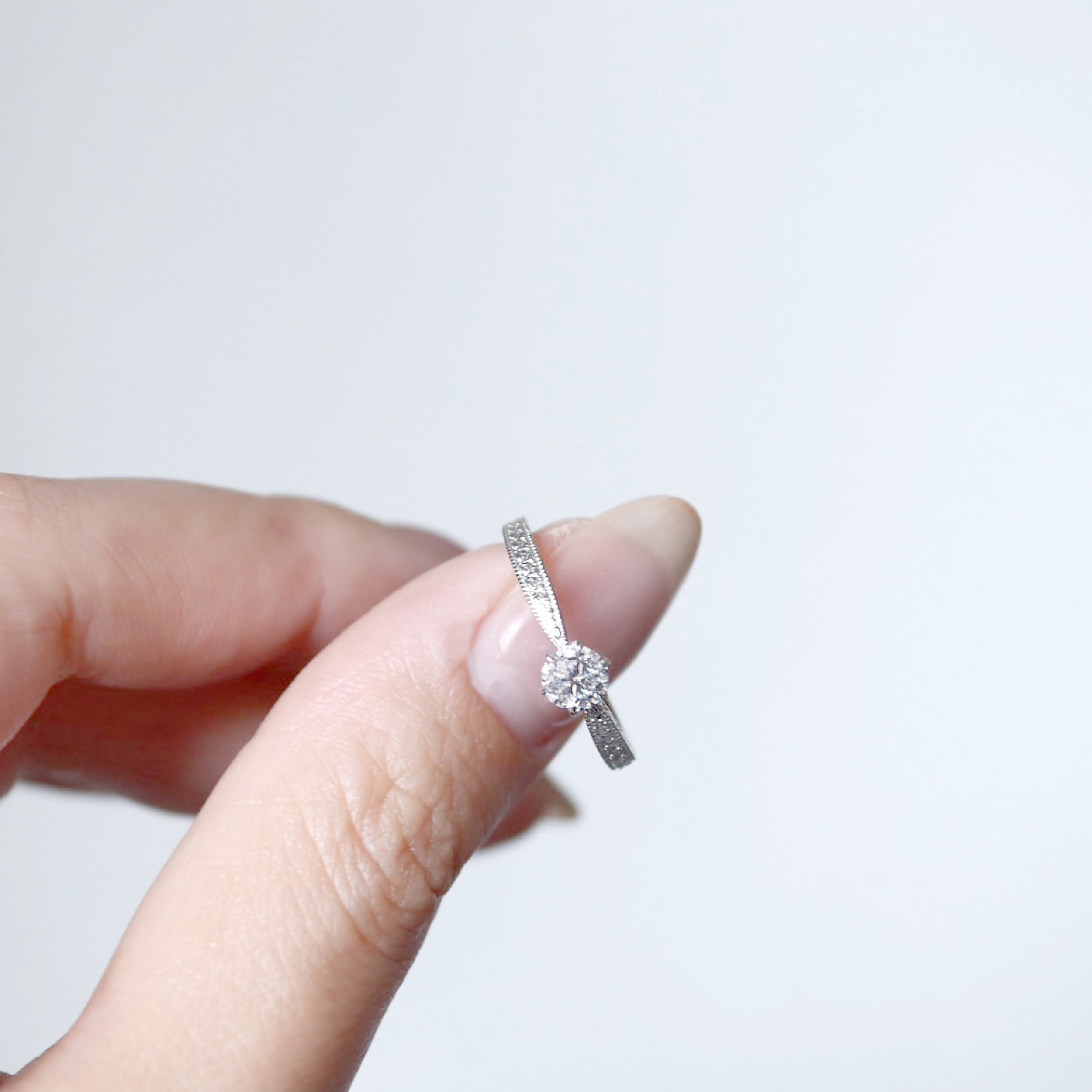 〖0.3ct / Fカラー VS1エクセレントカット〗ラボグロウンダイヤモンド ミル打ちリング｜PT900 / K18イエローゴールド｜6本爪｜鑑定書無し