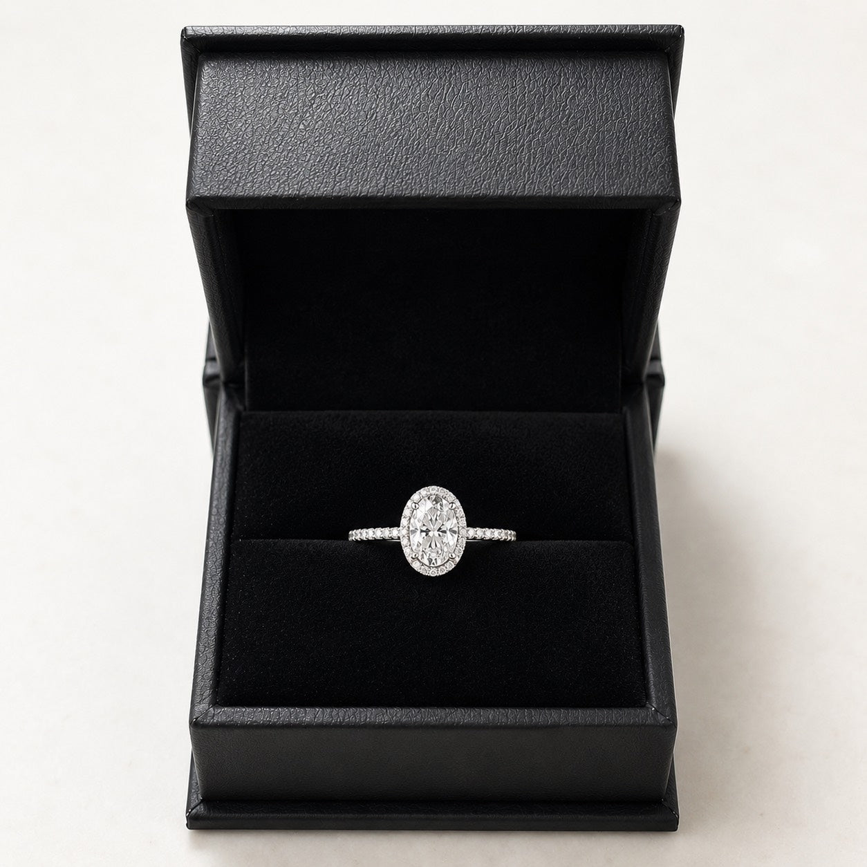 〖2.04ct / Eカラー VVS2〗ラボグロウンダイヤモンド リング｜プラチナ900｜オーバルブリリアント ヘイローリング｜IGI鑑定書付き　受注制作／約50日でお届け