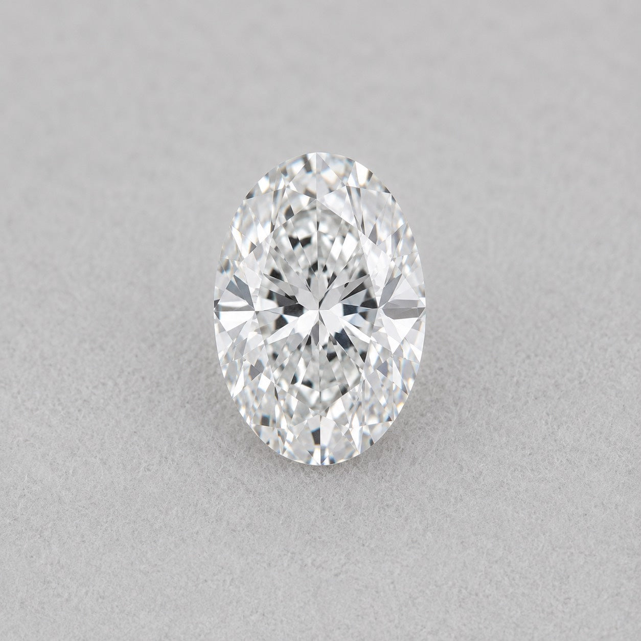 〖2.04ct / Eカラー VVS2〗ラボグロウンダイヤモンド リング｜プラチナ900｜オーバルブリリアント ヘイローリング｜IGI鑑定書付き　受注制作／約50日でお届け