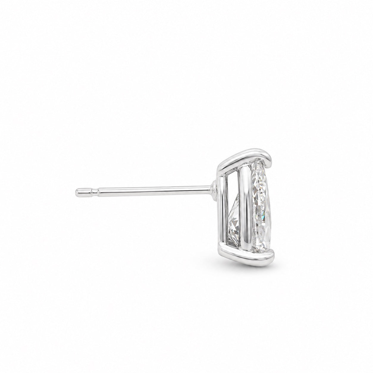 ラボグロウンダイヤモンド ピアス 1ct Fカラー VS1｜NAYA DIAMOND