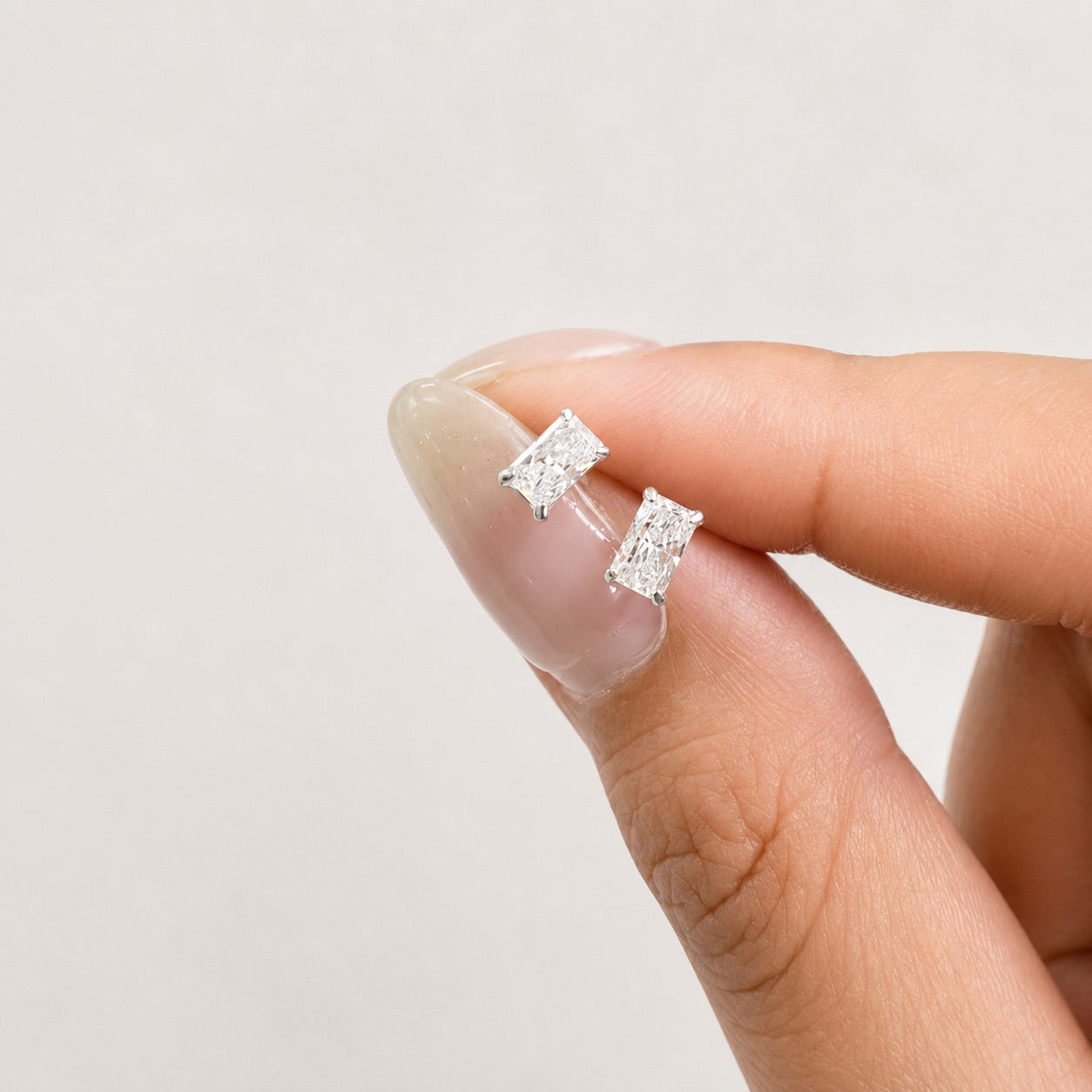 ラディアントカット〖0.30ct×2 トータル0.6カラット / Fカラー VS1〗スタッドピアス｜プラチナ900 / K18イエローゴールド｜4本爪｜鑑定書無し|納期約50日|限定30セット
