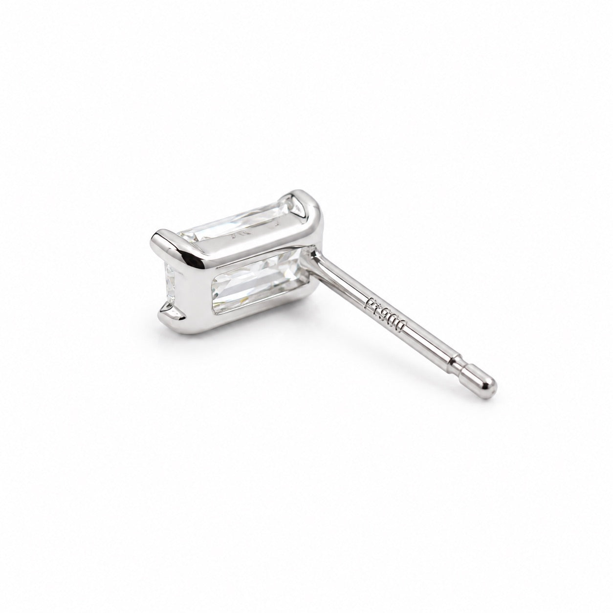 ラディアントカット〖0.30ct×2 トータル0.6カラット / Fカラー VS1〗スタッドピアス｜プラチナ900 / K18イエローゴールド｜4本爪｜鑑定書無し|納期約50日|限定30セット