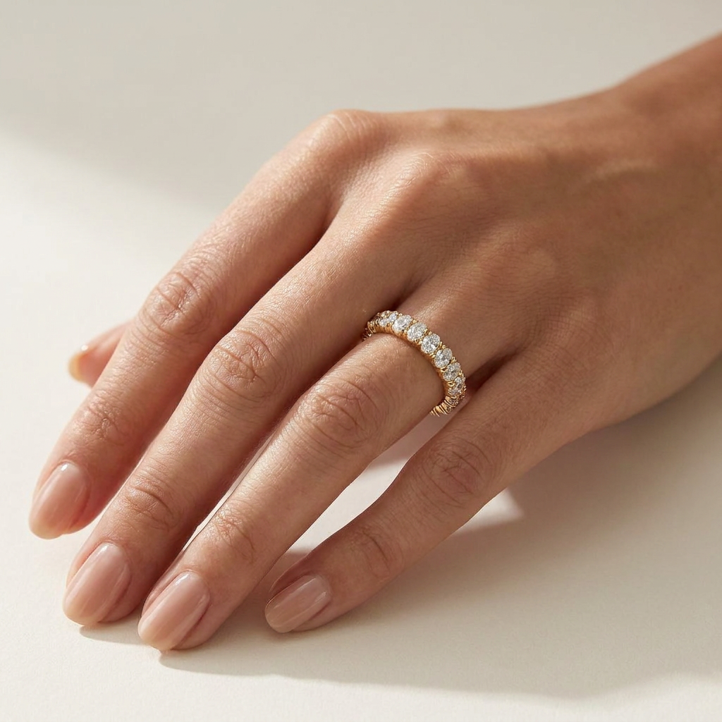 オーバルカット フルエタニティリング〖2.7ct/0.11ct 縦幅3.5㎜〗ラボグロウンダイヤモンド｜プラチナPT900/PT950 / K18イエローゴールド｜Fカラー VS1アップ｜受注制作／約50日でお届け