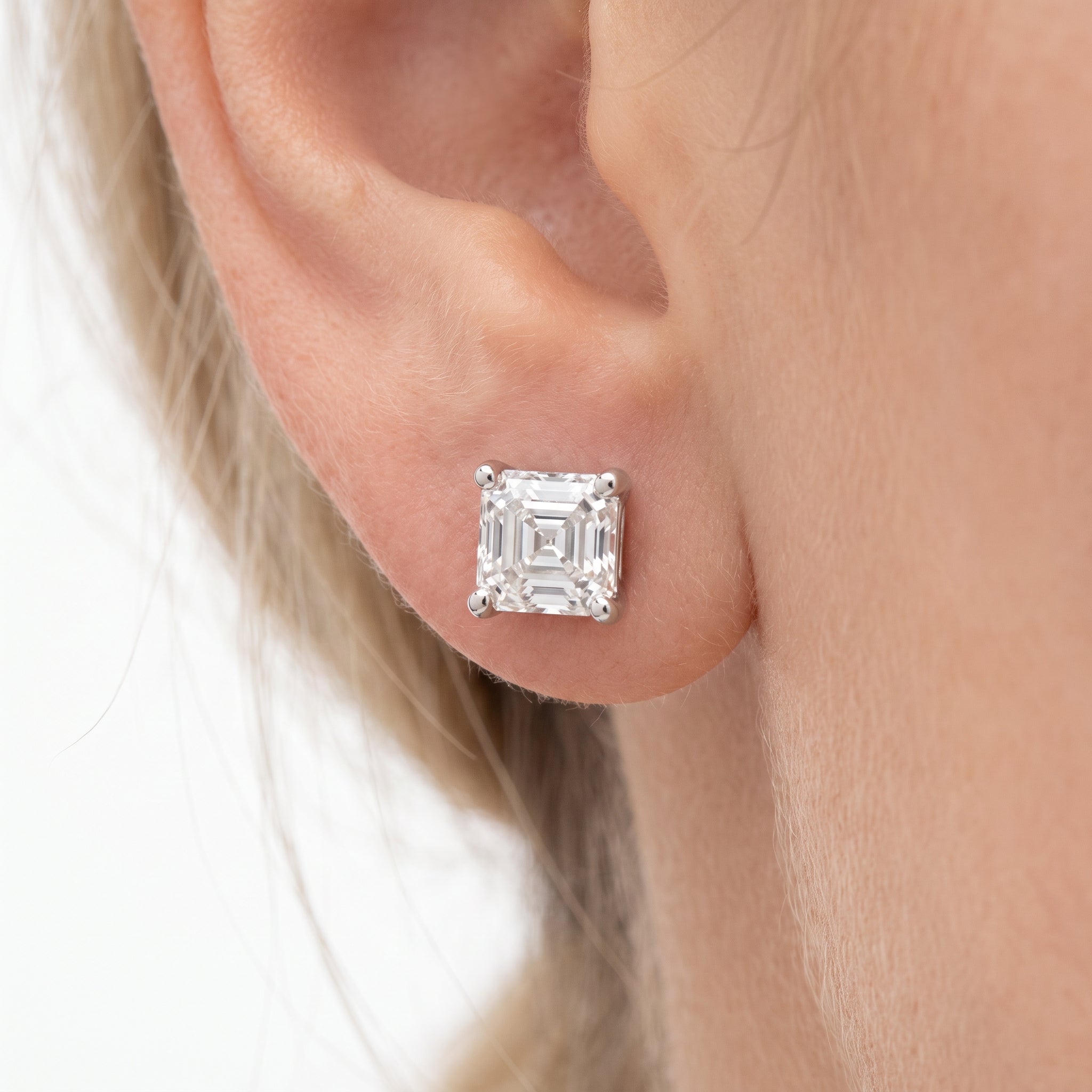 【お客様専用ページ】ラボグロウンダイヤモンド ピアス オーダーメイド｜アッシャーカット 1.07ct Dカラー VVS1 / 1.06ct Eカラー VVS1｜PT900 4本爪 ポスト中央